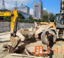 被大屌艹高温下的坚守｜道路建设者用汗水铺就畅通路